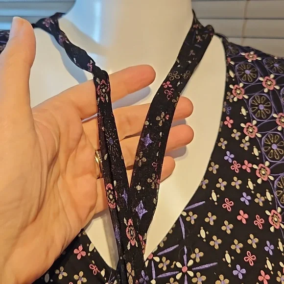 UK Size 6-8 cross wrap top, accentuates bust, transparent sleeves, pussybow tie - Picture 14 of 15